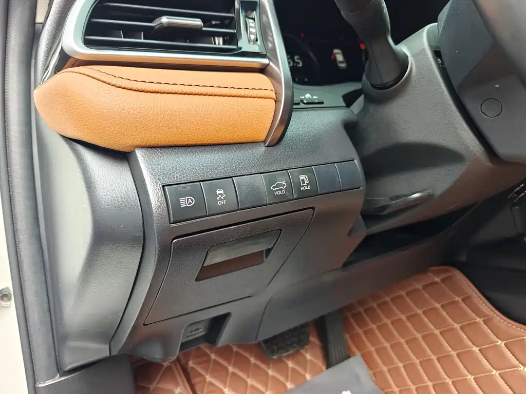 Toyota Camry — миниатюра 20
