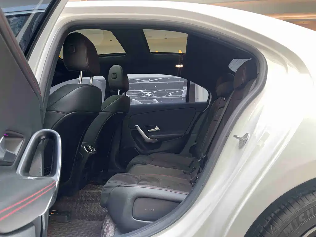 Mercedes-Benz A-Class — миниатюра 11