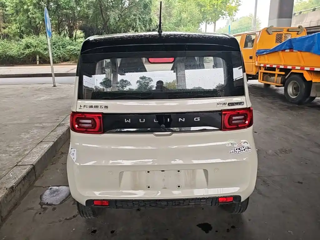 Wuling MINIEV — миниатюра 6