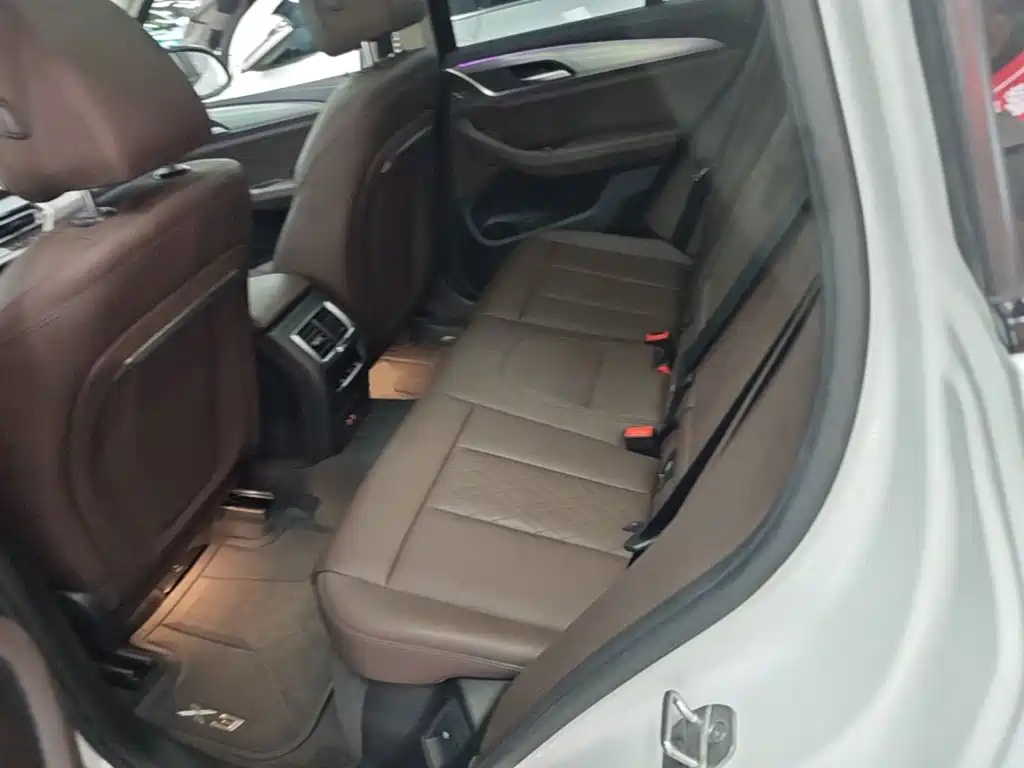 BMW iX3 — миниатюра 17