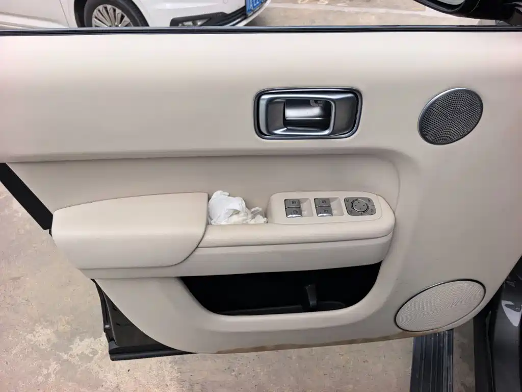 Li Auto Li L8 — миниатюра 9
