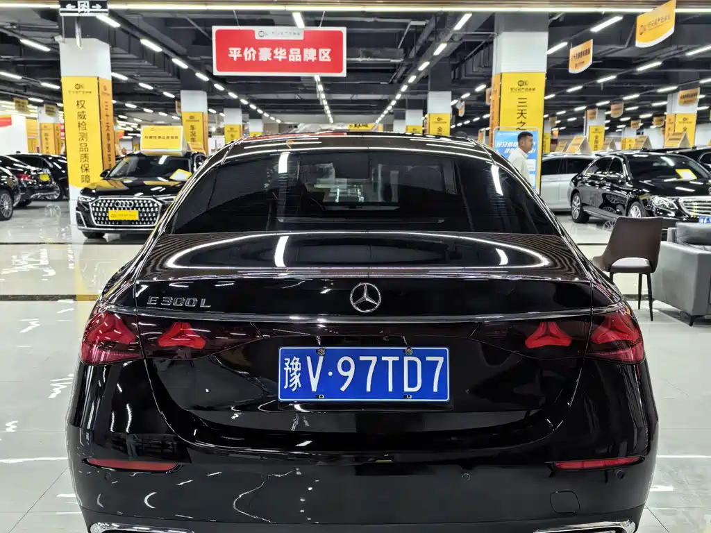 Mercedes-Benz E-Class — миниатюра 14