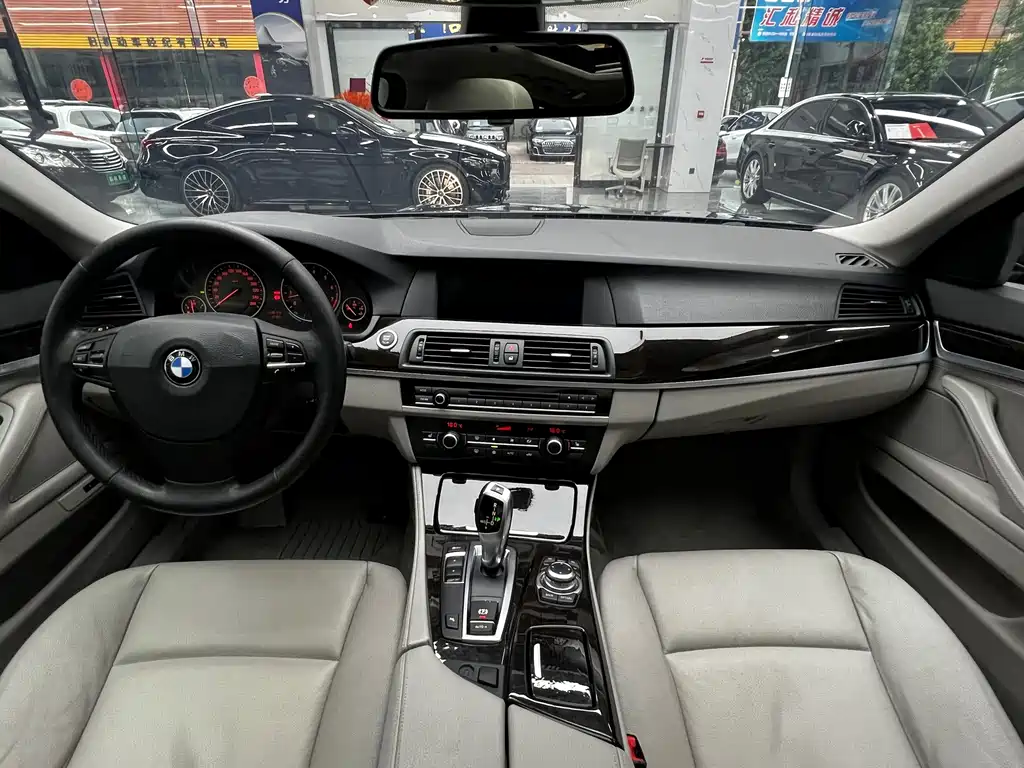 BMW 5 Series (Import) — миниатюра 21