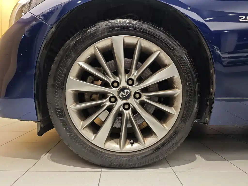Infiniti Q50L 2018 2.0T VI