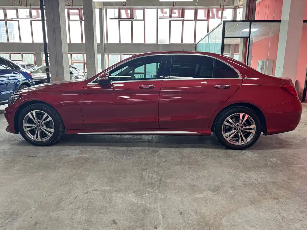 Mercedes-Benz C-Class — миниатюра 7