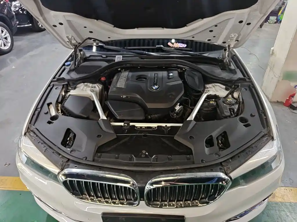 BMW 5 Series — миниатюра 20