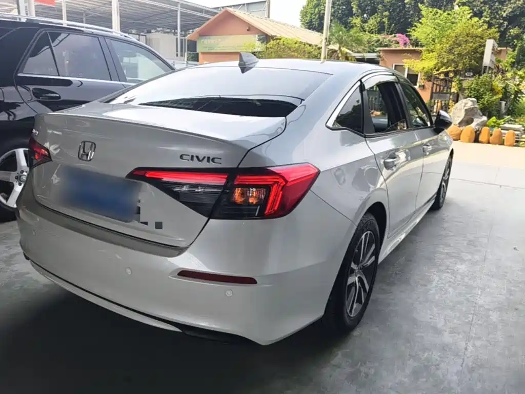 Honda Civic — миниатюра 7