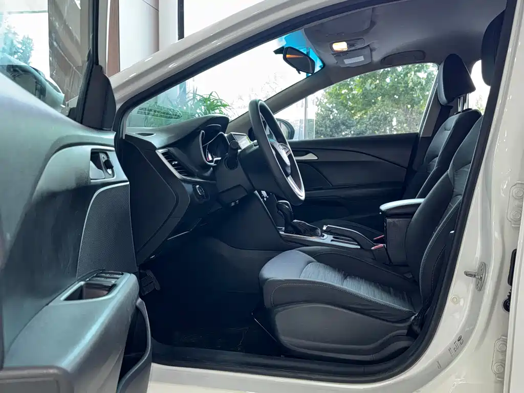 Chevrolet Cavalier 1.5L Auto Joy Fashion Edition, фото 13