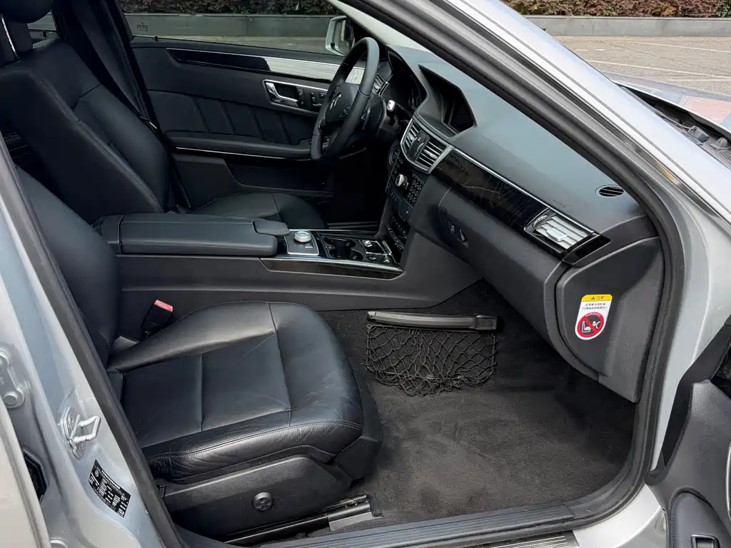 Mercedes-Benz E-Class — миниатюра 14