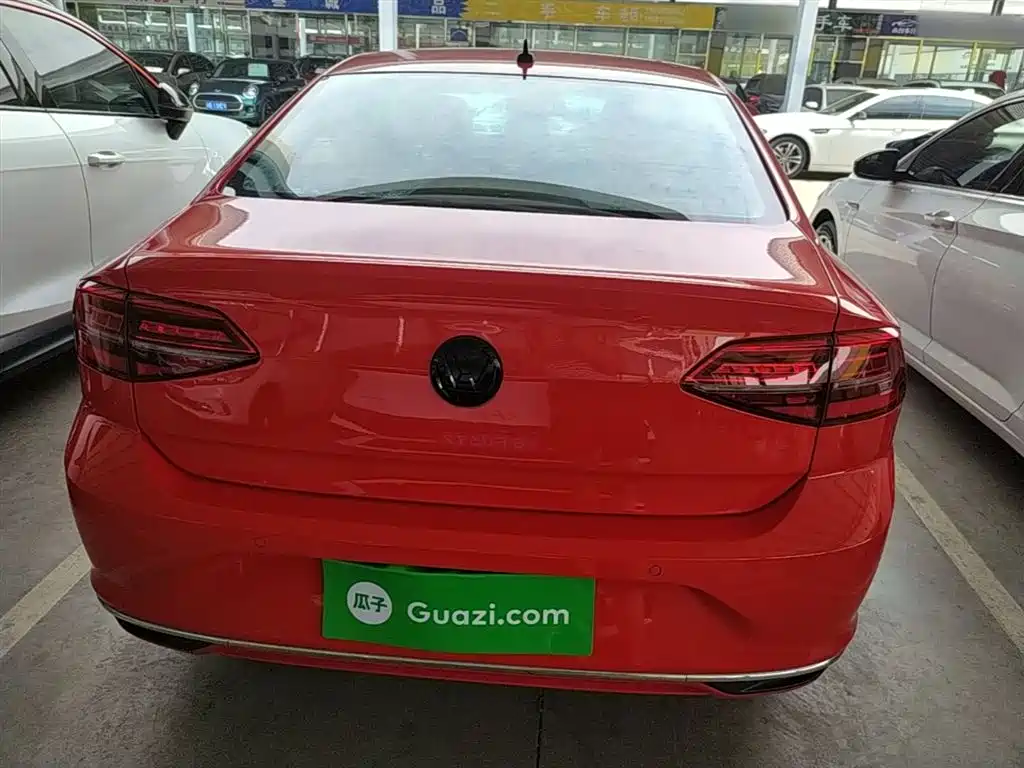 Volkswagen Lamando 2019 230TSI DSG V