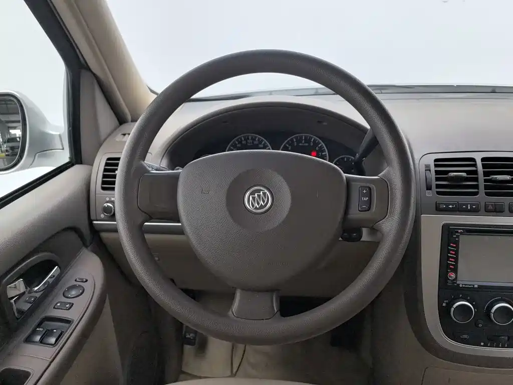 Buick GL8 — миниатюра 11