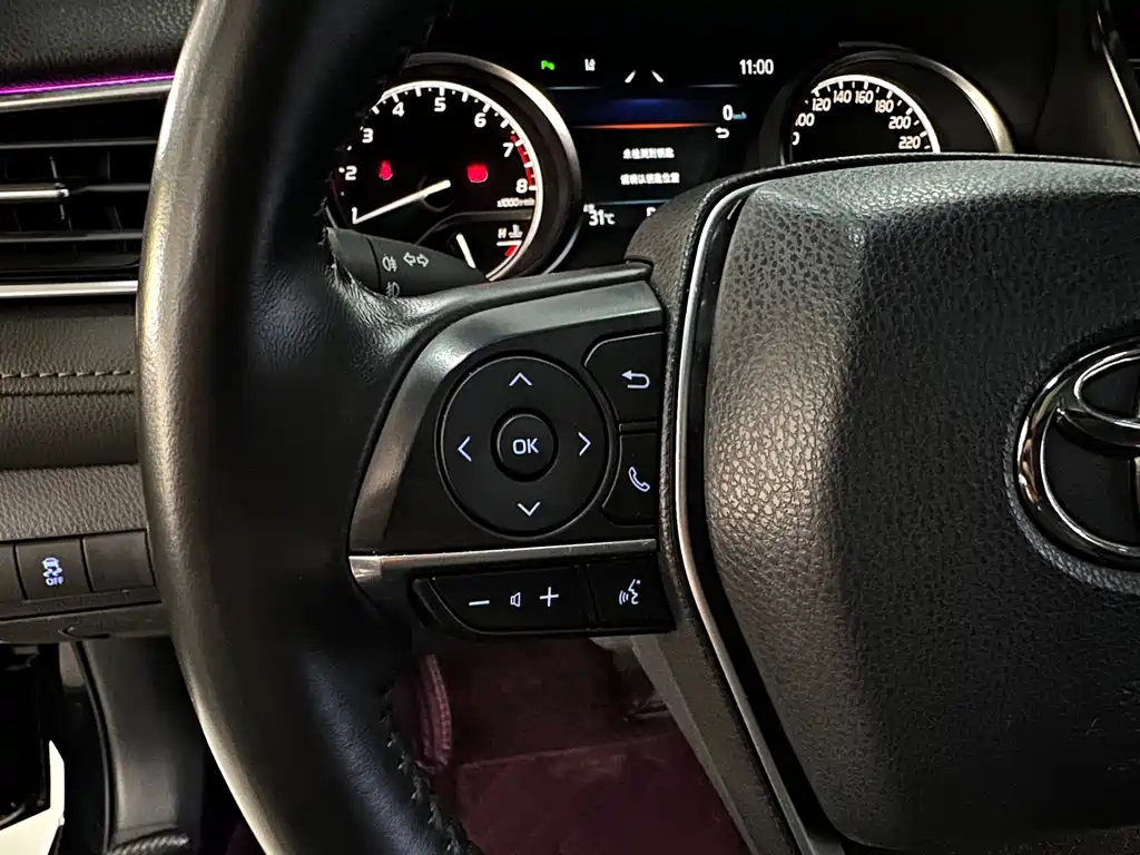 Toyota Camry — миниатюра 9