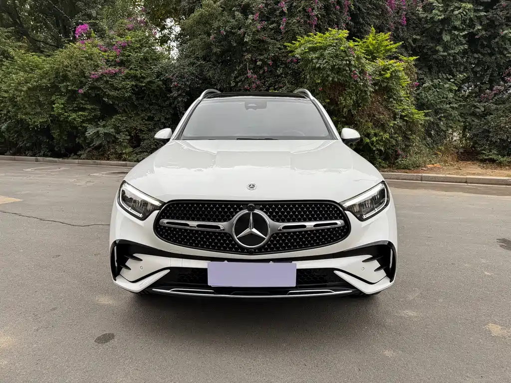 MERCEDES-BENZ GLC