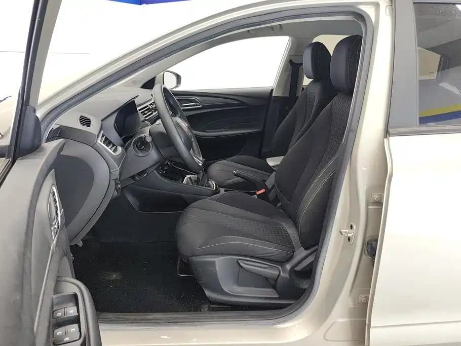 Roewe i5 2020 1.5L MT 4G