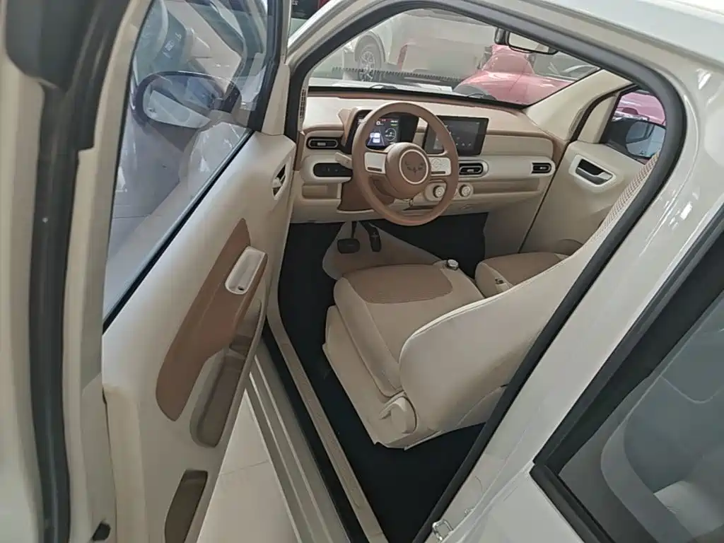 Wuling MINIEV — миниатюра 16