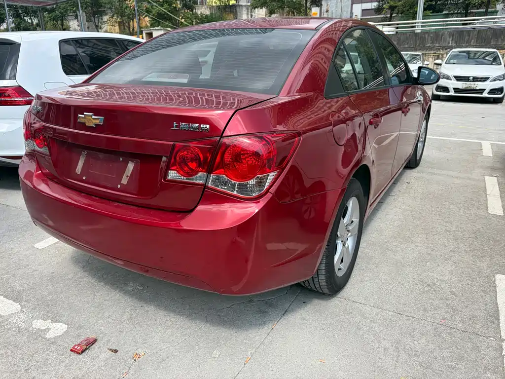 Chevrolet Cruze — миниатюра 10