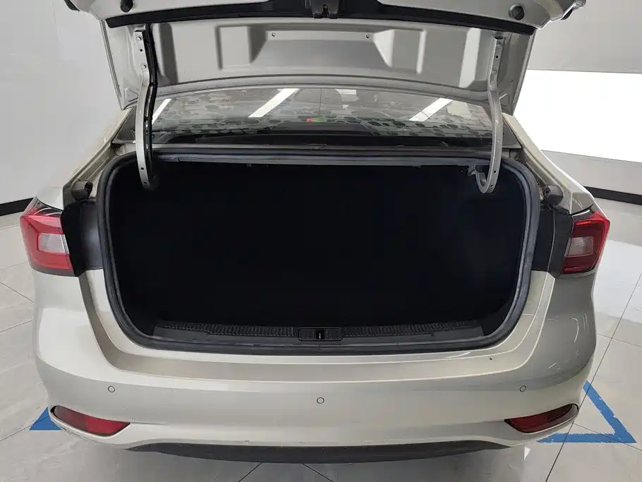Roewe i5 2020 1.5L MT 4G