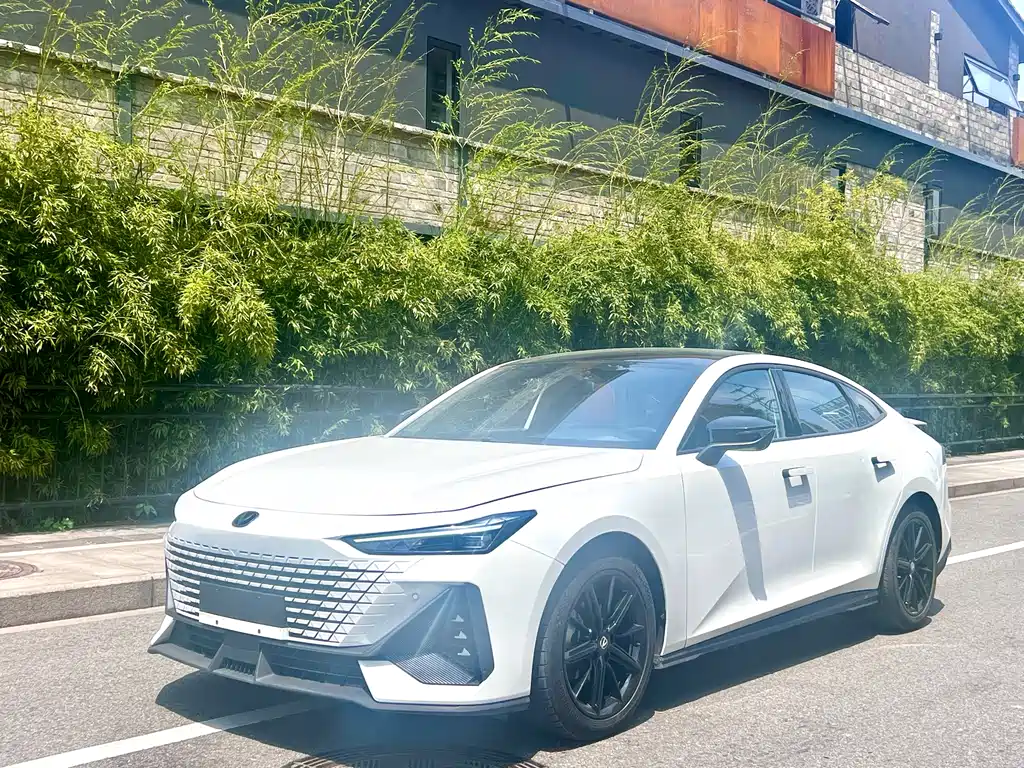 Changan UNI-V 2022
