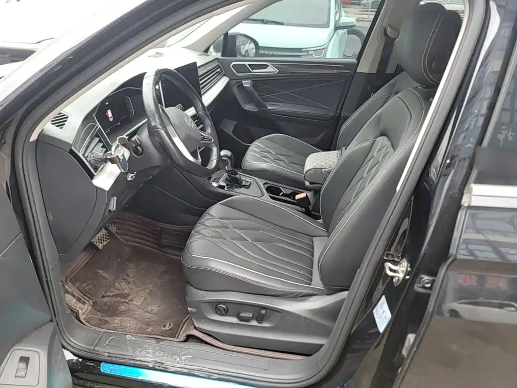 Volkswagen Tiguan L — миниатюра 15