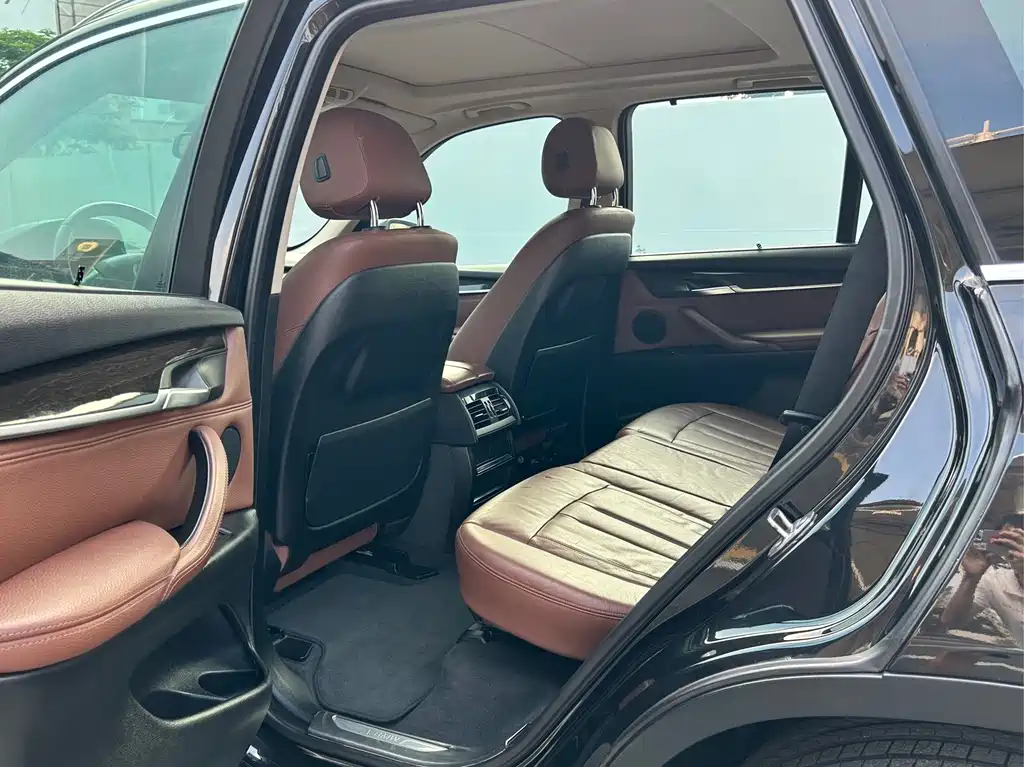 BMW X5 (Import) — миниатюра 11