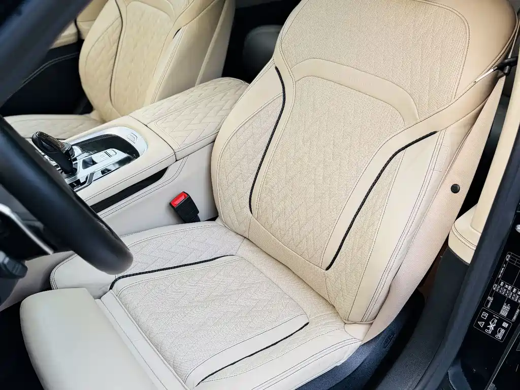 BMW 7 Series — миниатюра 5