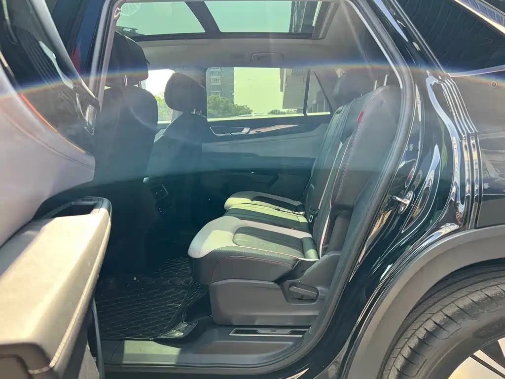 Volkswagen Teramont — миниатюра 3