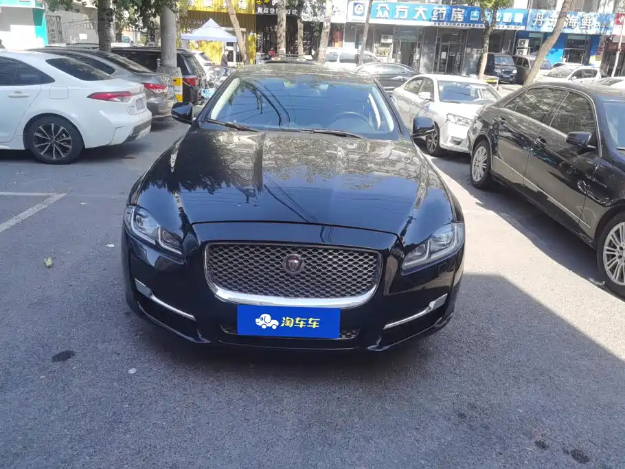 Jaguar XJ — миниатюра 2