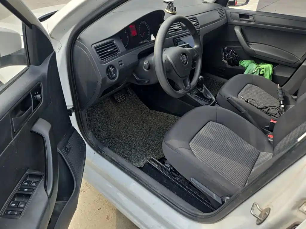 Volkswagen Santana — миниатюра 12