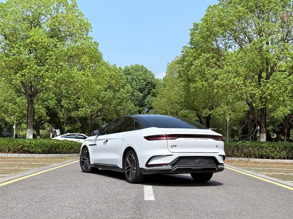 BYD Han — миниатюра 6