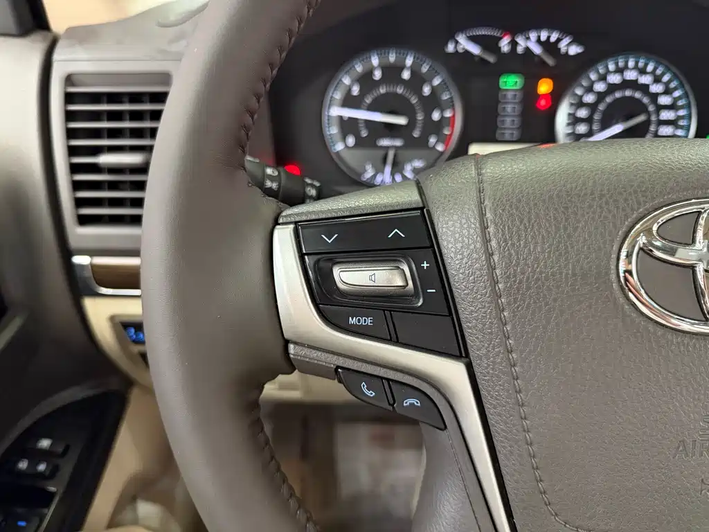 Toyota Land Cruiser 2019 4.0L GX-R