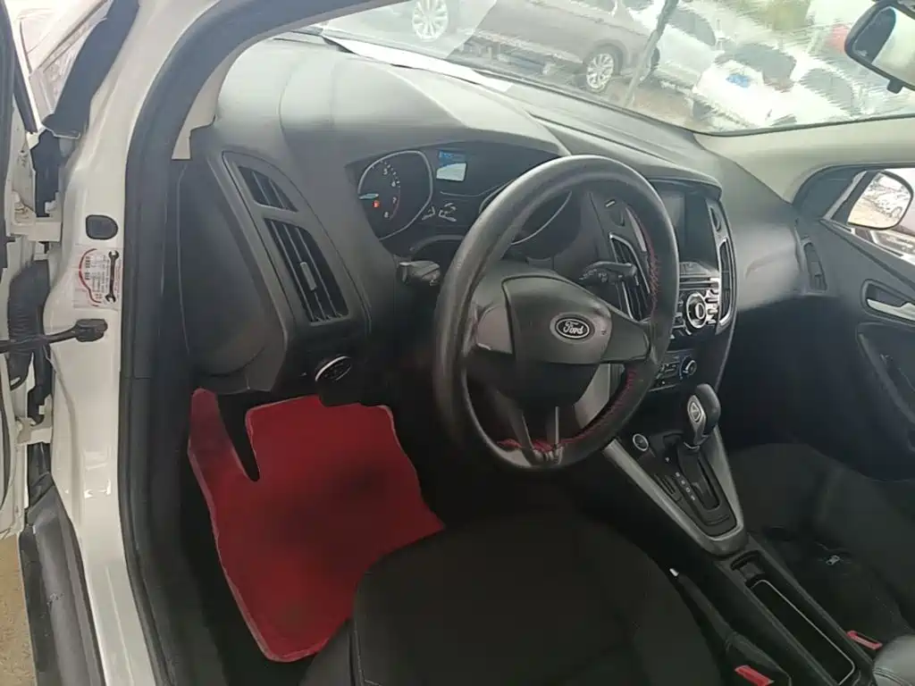 Ford Focus — миниатюра 10