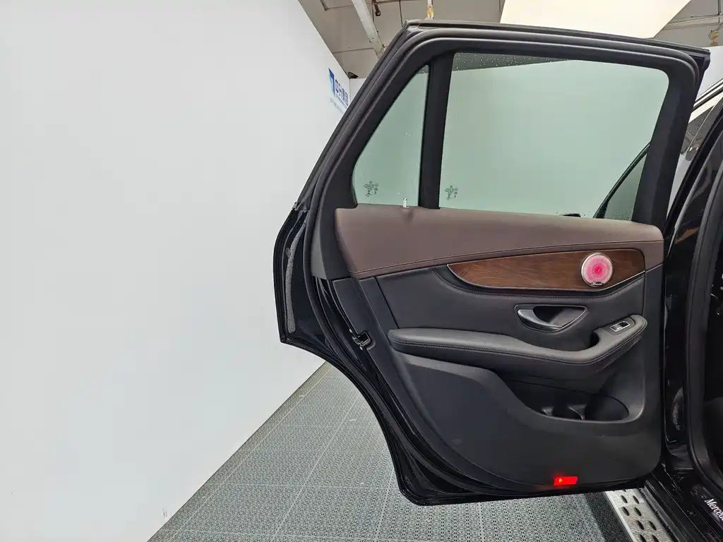 Mercedes-Benz GLC — миниатюра 14