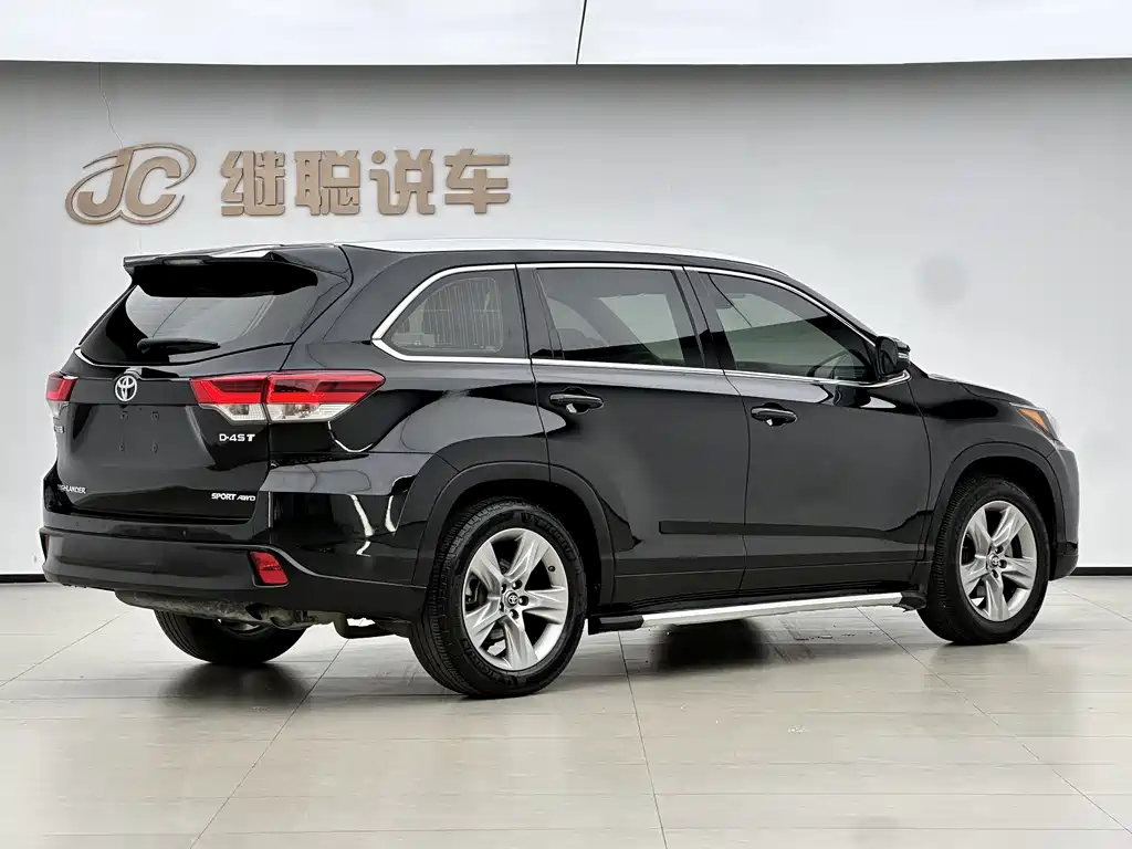 Toyota Highlander 2021 2.0T Luxury 7 мест