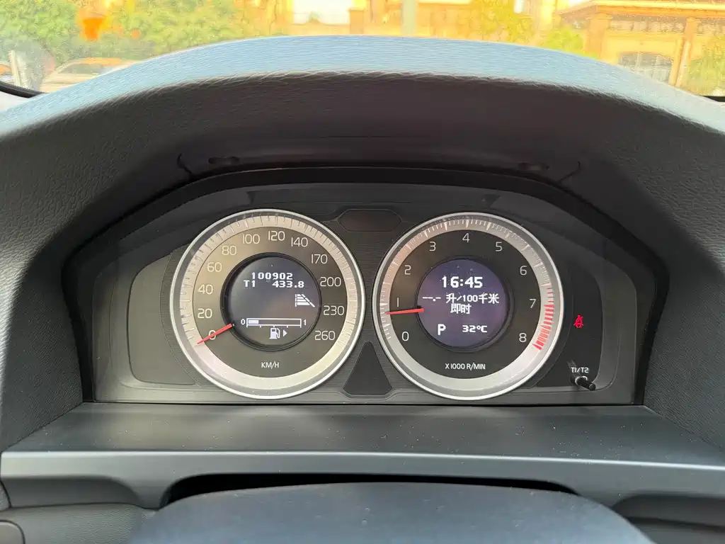 Volvo S60 (Import) — миниатюра 6