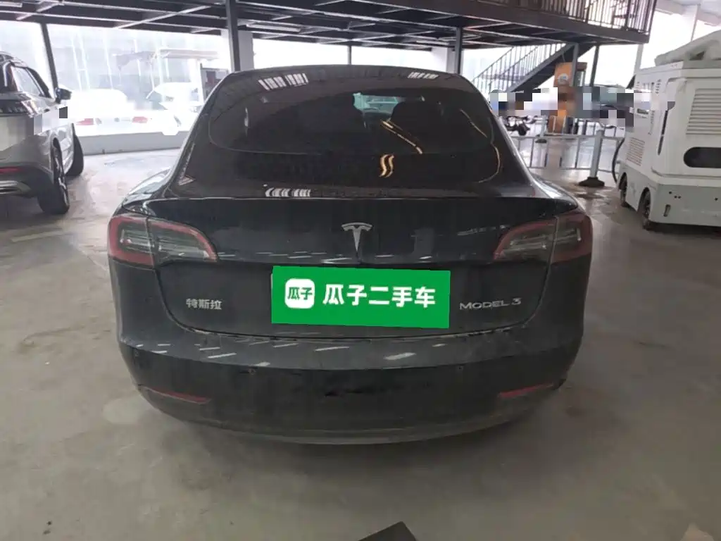 Tesla Model 3 — миниатюра 6