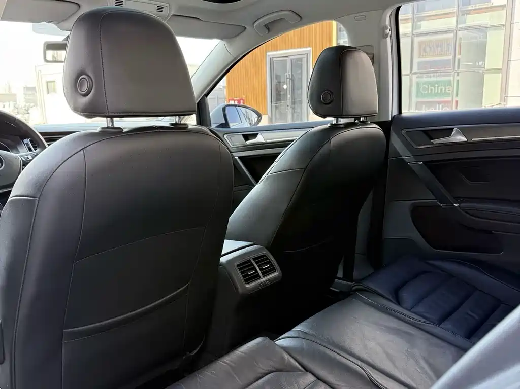 Volkswagen Golf — миниатюра 6