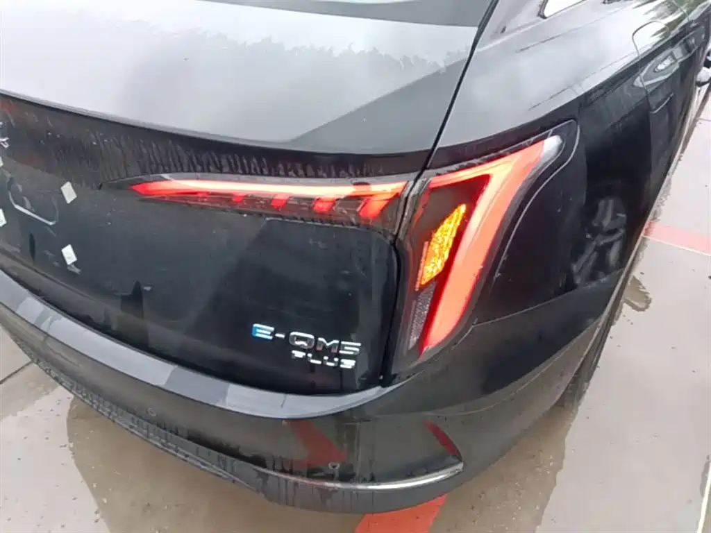 Hongqi E-QM5 2025 610km PLUS