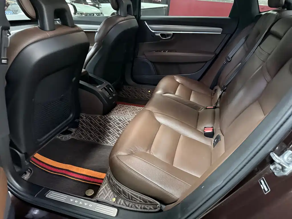 Volvo S90 — миниатюра 10