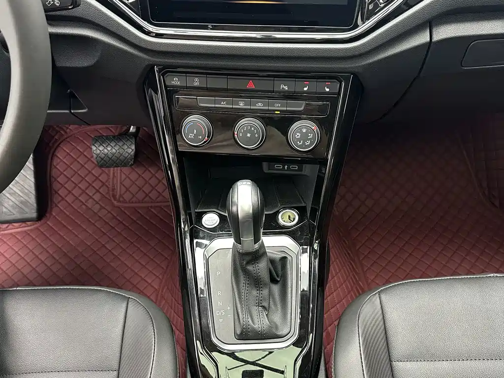 Volkswagen T-Roc — миниатюра 14