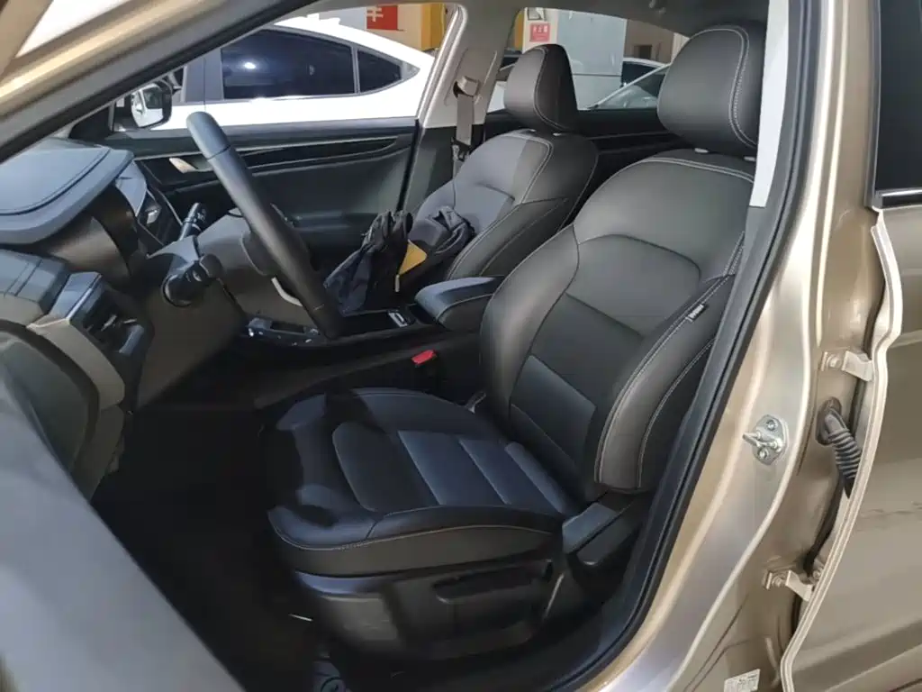 Geely Emgrand GL — миниатюра 15