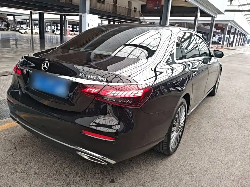 Mercedes-Benz E-Class — миниатюра 7