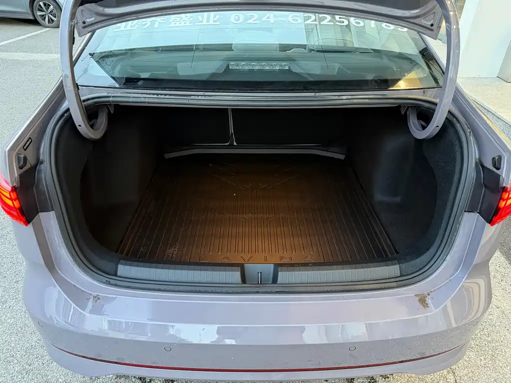 Volkswagen Lavida — миниатюра 10