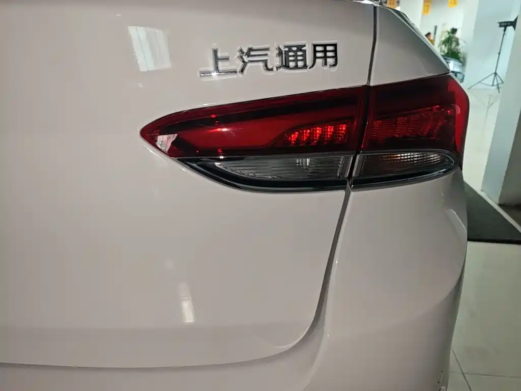 Buick Excelle — миниатюра 8