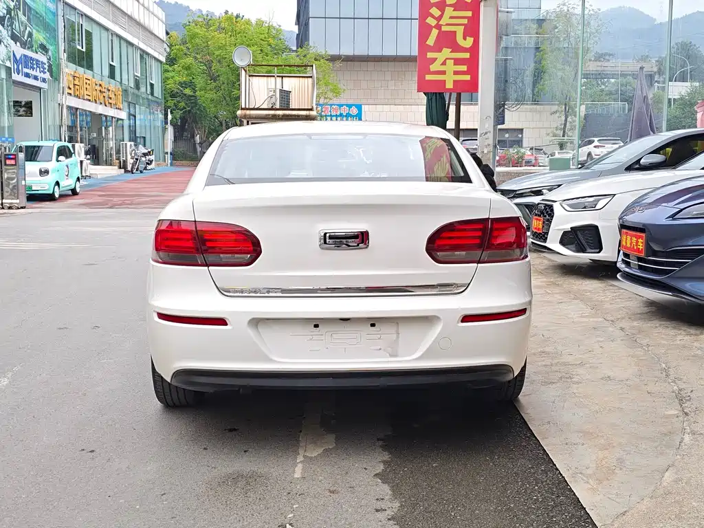 Qoros Qoros 3 — миниатюра 11