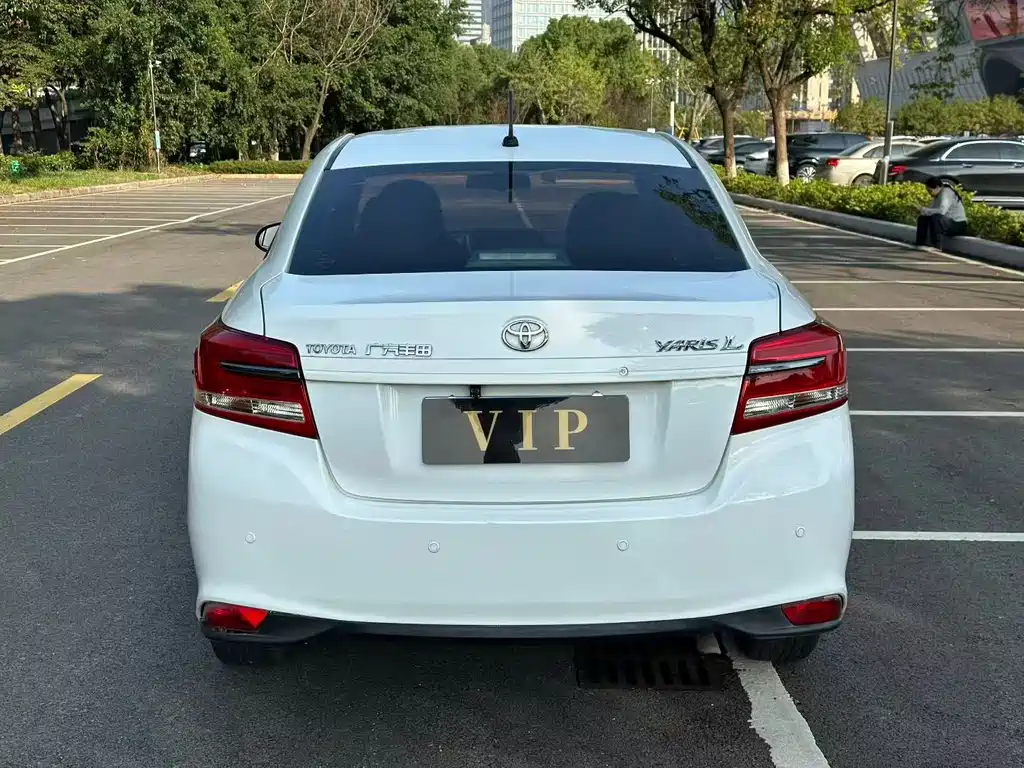 Toyota Yaris L — миниатюра 8