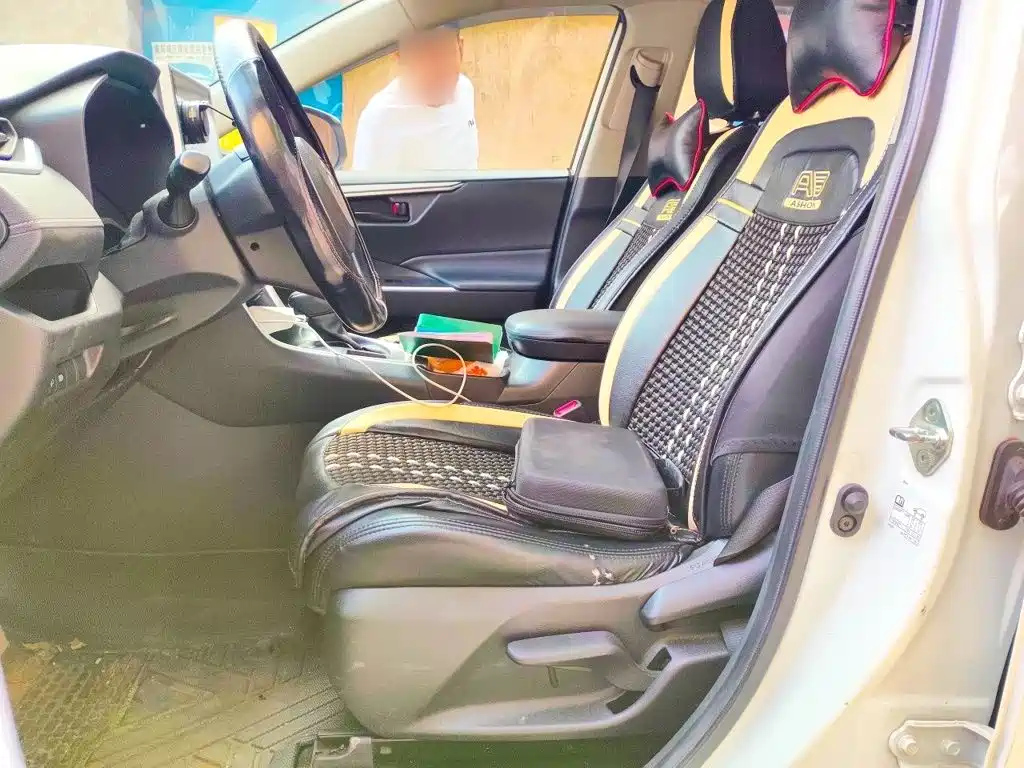 Toyota RAV4 — миниатюра 11