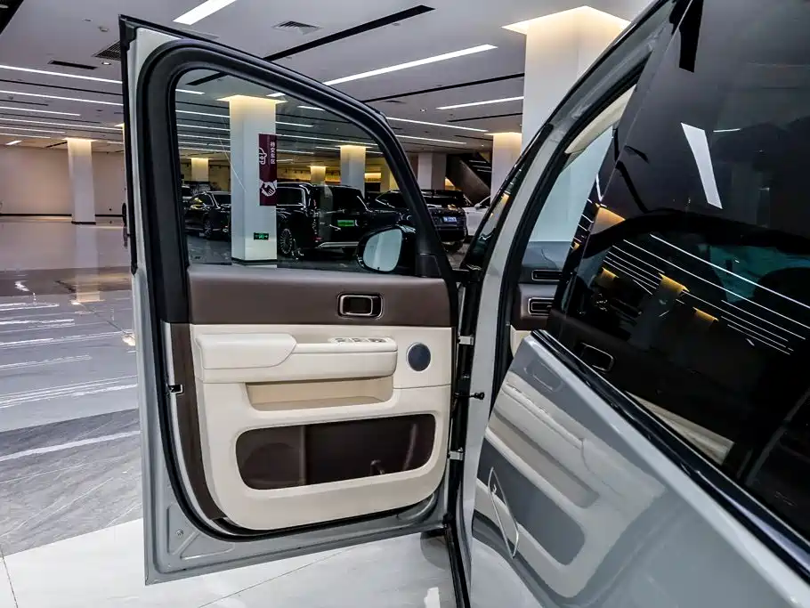 Li Auto Li MEGA — миниатюра 9