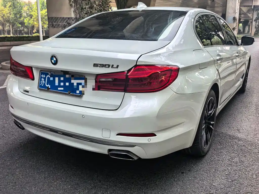 BMW 5 Series — миниатюра 2