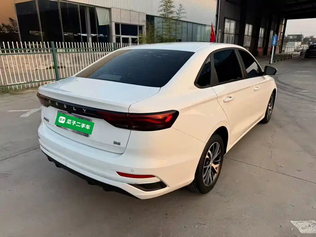 Geely Emgrand — миниатюра 7