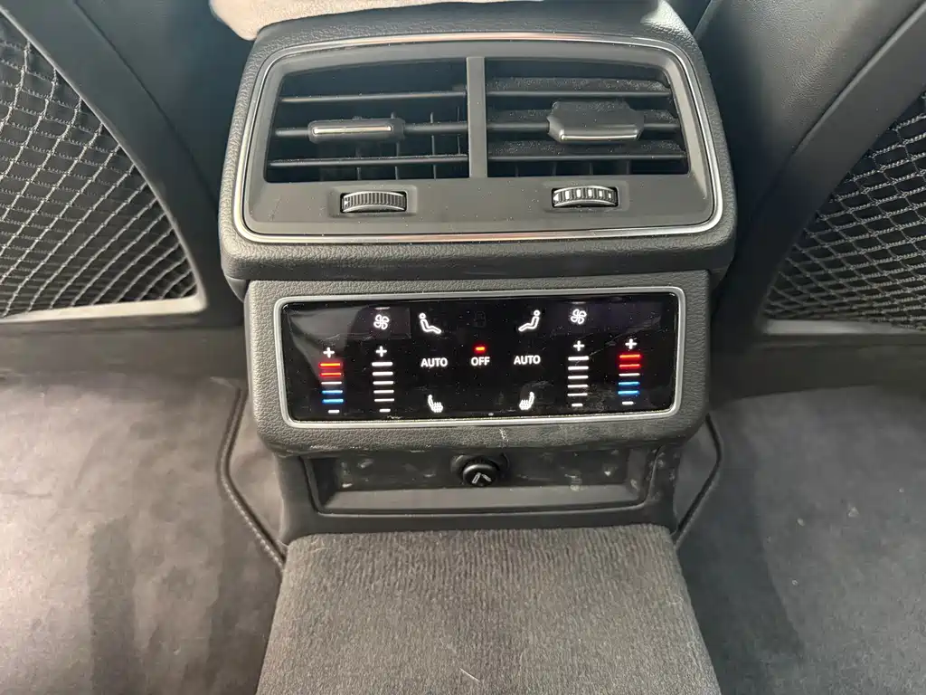 Audi A6L — миниатюра 10